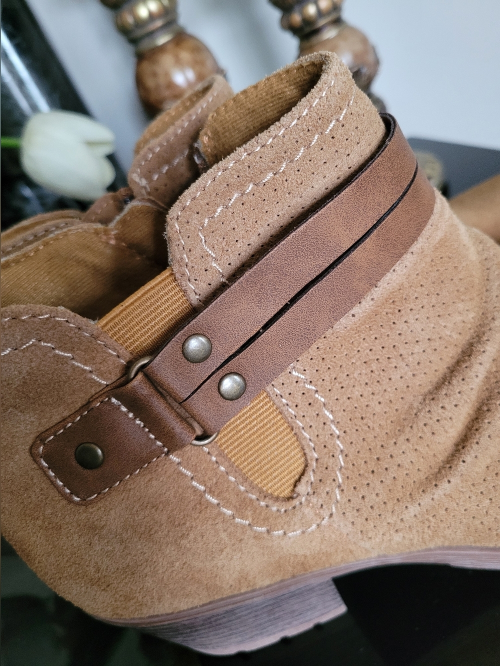 Earth Origins Odel Bone Brown Suede Ankle Booties with Strap Detail US 9 NEW - Picture 14 of 16